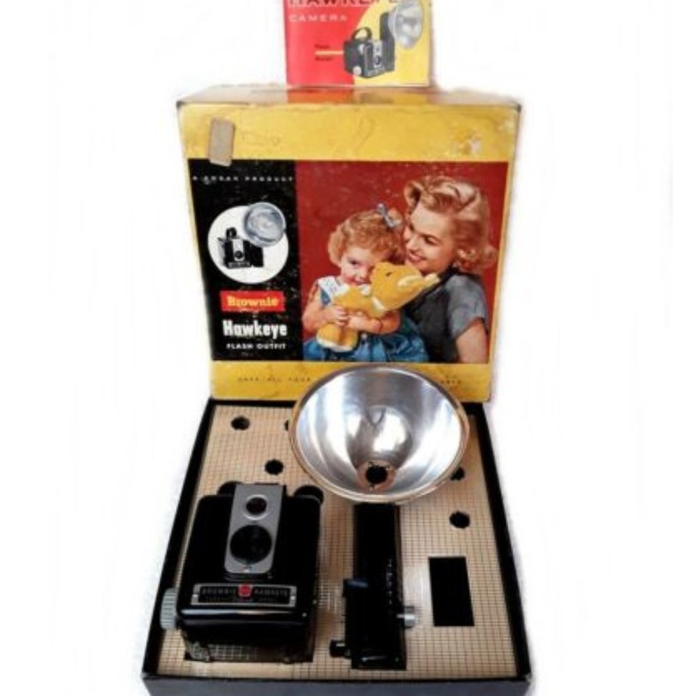 Vintage KODAK Brownie CAMERA Hawkeye Flash Outfit